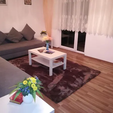 Isas Apartman